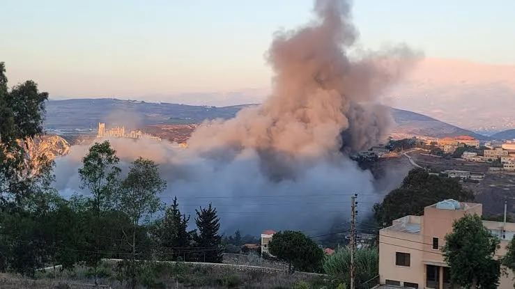 7 شهداء و3 جرحى في غارة للاحتلال على منزل ببلدة أنصار جنوب لبنان